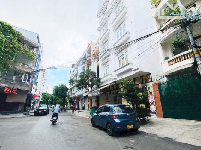 Căn Hộ Dịch Vụ 6 Lầu mặt tiền ngay Phan Xích Long, Giáp Q.1, 8x23m,HĐT 180 triệu,Chỉ 48 T - 1