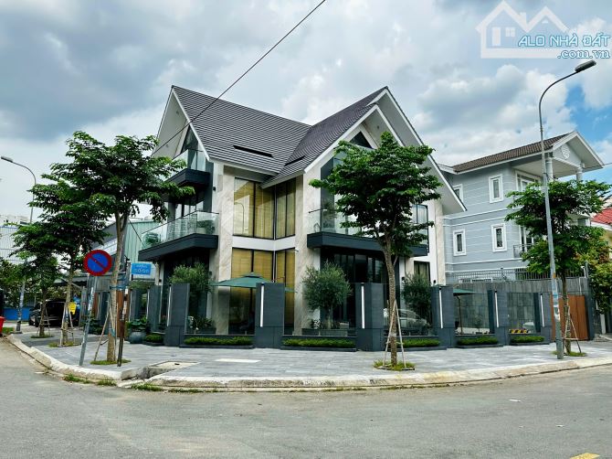 Bán siêu phẩm góc 2 mặt tiền compound Trần Não - 24x20m, Trệt 3 tầng thang máy - Giá 65 tỷ - 1