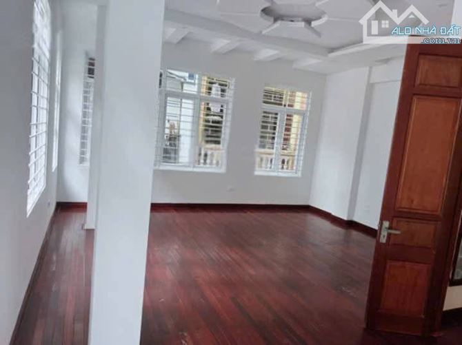 Cho thuê nhà mặt ngõ 68 phố Xuân Thủy, DT 50m2 x 5 tầng lô góc, đẹp thuận tiện làm Vp, Kd - 1