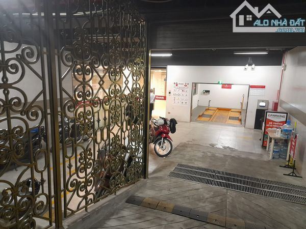 Bán tòa nhà VP 12 Tầng, Mặt phố Võ Chí Công DT 480m2 x MT 20m, Giá 210 Tỷ - 1