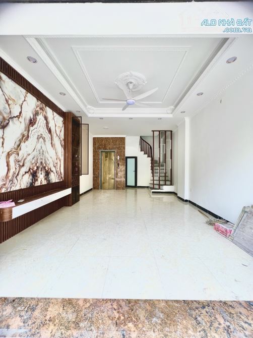 Nhà lô góc 45m², 6 tầng, thang máy, ô tô vào nhà – Khuyến Lương Hoàng Mai - 1