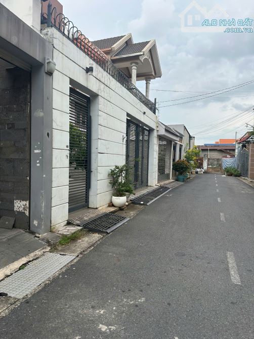 Cho thuê nhà 1 trệt 1 lầu full nội thất đường Đồng Khởi vào 200m, P.Trảng Dài,Biên Hòa - 1