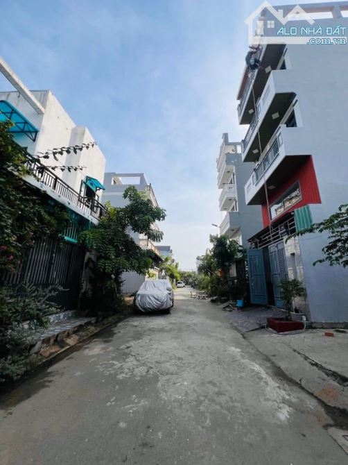 NHÀ SÂN VƯỜN – NGANG 8M – GARA XE HƠI 7 CHỖ – KDC HOÀNG HOA NGUYỄN BÌNH – GẦN ĐH MỞ – GIÁ - 1