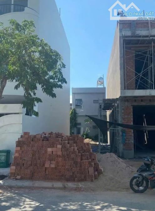 Lô đất mặt tiền Hói Kiểng 11 . DT:100m , ngang 5m . Giá : 5tỷ050 TL - 1
