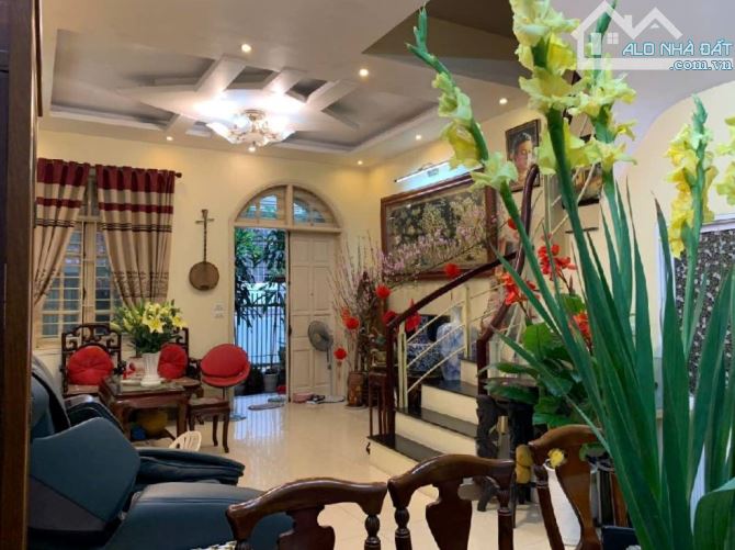 Bán nhà Nguyễn Lân, Phân Lô, Ô tô, gần Phố, 63m2, 18 tỷ(CTL) - 1