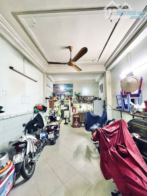 LÔ GÓC - 4 TẦNG ĐÚC - ĐIỆN BIÊN PHỦ-P.3-Q.3- DT: 3.2/4.6*11.7M- 6 TỶ 9 - 1