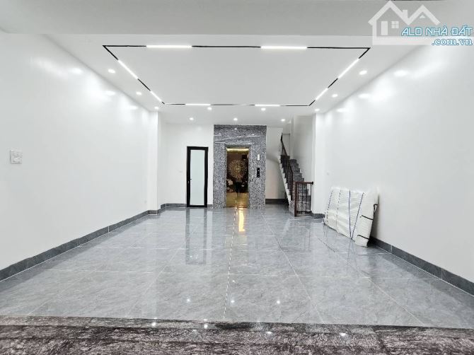 THẠCH BÀN 6 TẦNG THANG MÁY - NGÕ NÔNG - Ô TÔ VÀO NHÀ - NỘI THẤT ĐẸP. ✅ DT 48m x 6 tầng 💰h - 1