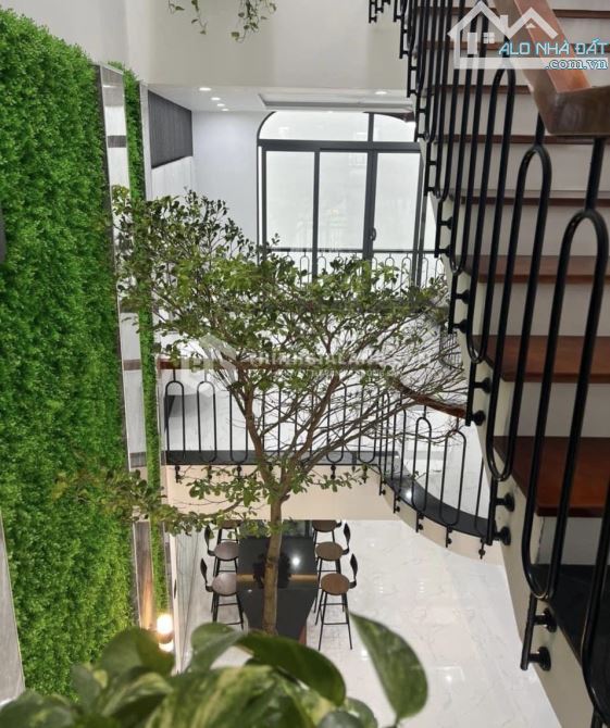 🏖️ BÁN NHÀ ĐẸP HOÀN CÔNG 1 TRỆT 3 LẦU GẦN BIỂN BÃI SAU – HẺM Ô TÔ – CHỈ 11.5 TỶ - 1