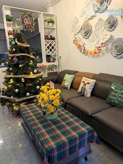 🏡 Nhà hẻm 128 Giải Phóng - Tân Lợi Nhà mua ở còn mới toanh.  🏕 Diện tích: 5×20m - 1