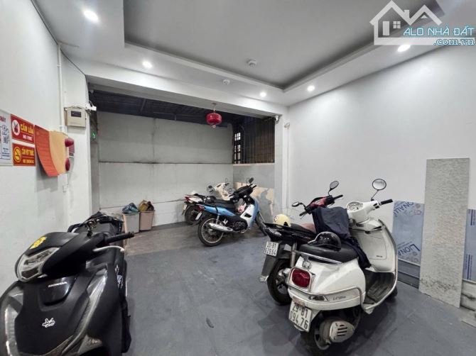 Hot! Bán CHDV Trần Cung Cầu Giấy- Gần Phố- Ngõ Ba Gác Đua- 2 Thoáng- 50M2 - 5 Tầng-9.4 Tỷ - 1