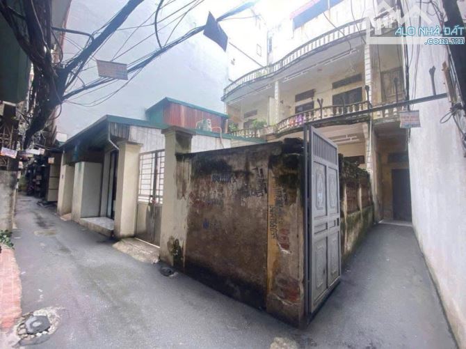 BÁN LÔ ĐẤT HUỲNH THÚC KHÁNG KÉO DÀI LÔ GÓC NGÕ BA GÁC TRÁNH XE MÁY NGỖ THÔNG CÁCH PHỐ 30M