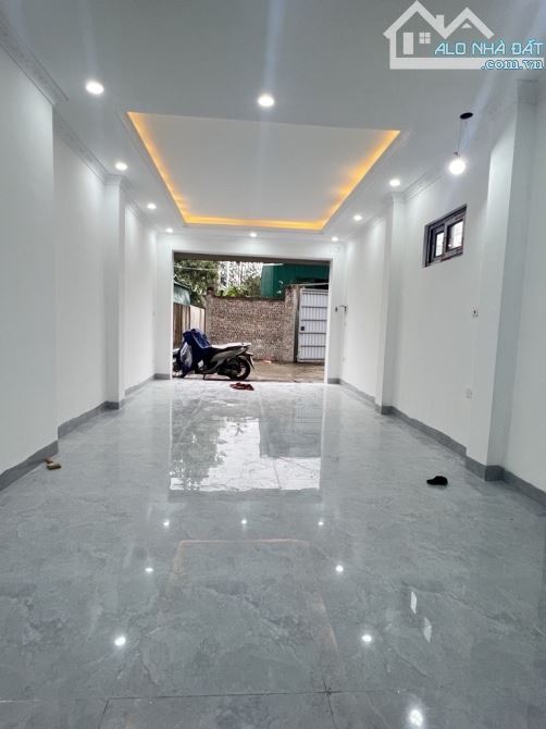 Bán nhà Lạc Thị Ngọc Hồi ~40m 5 tầng ô tô lô góc quanh 6 Tỷ - 1