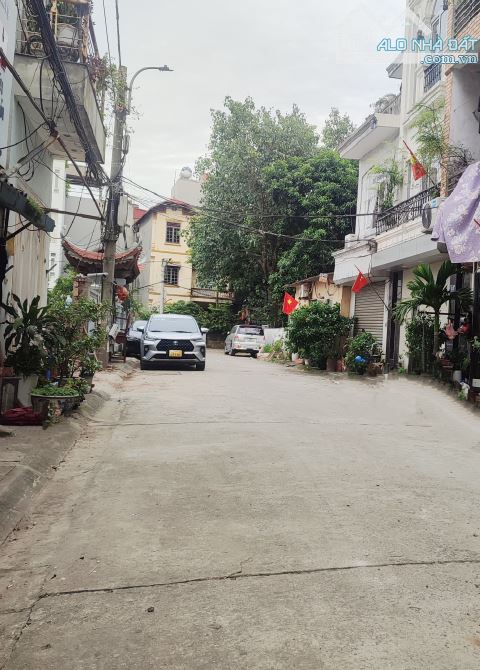 PHỐ GIA QUẤT LONG BIÊN 👉CHỦ CẦN TIỀN - GIÁ NÀO CŨNG P.Á N - NGÕ OTO ĐƯỜNG MÊNH MÔNG THÔNG - 1