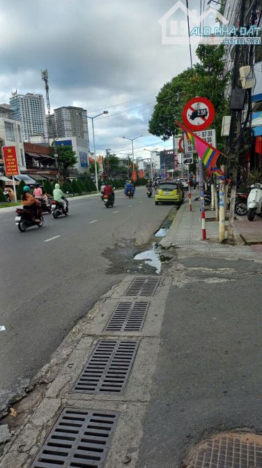 Cho thuê nhà 3 tầng 2 mặt tiền đường 2 Tháng 4 Vĩnh Hải TP Nha Trang - 1