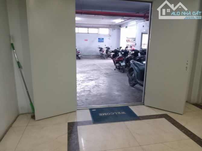 Toà Văn Phòng mặt phố Phạm Văn Đồng, DTMB 410m2 x MT 20m x 12 Tầng - Giá 179 Tỷ - 1