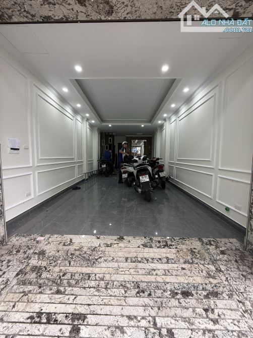 Cho thuê nhà đẹp, có thang máy Nguyễn Văn Huyên, Cầu Giấy. DT 50m2, 6 tầng. 29 tr(thg) - 1