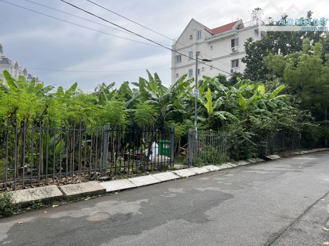 BÁN ĐẤT BIỆT THỰ NGUYỄN VĂN HƯỞNG-THẢO ĐIỀN 485 M2 GIÁ 116,5 TỶ - 1