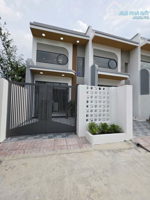 Bán gấp nhà 1 trệt 1 lửng đúc sân xe hơi, Ngay trường tiểu học Thạnh Phú - 1
