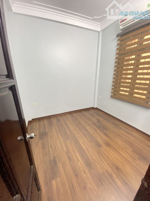 Cho thuê nhà Xuân Thủy – Cầu Giấy DT 50m x 5 tầng, lô góc, ô tô giá thuê 25tr/th - 1