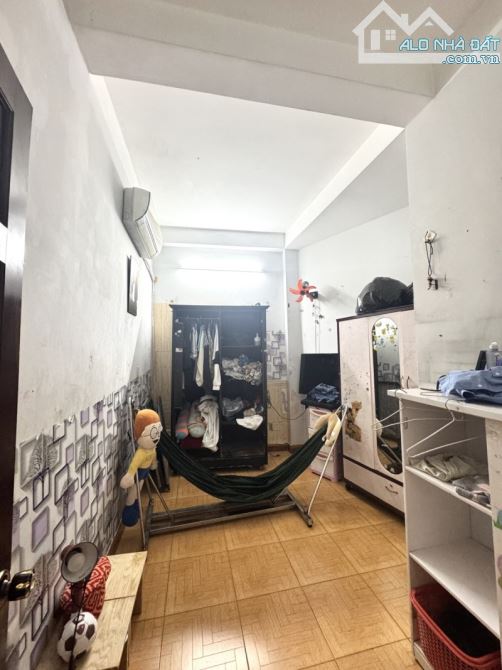 Gấp bán nhà Thủ Đức, 3 tầng, giá 5.9 tỷ, dt 110m2, cạnh Võ Văn Ngân. - 1