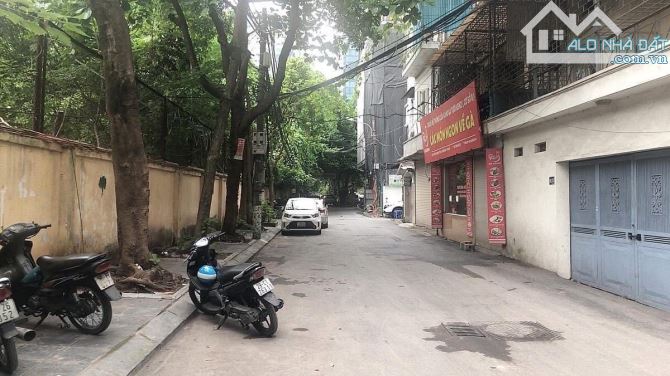 MẢNH ĐẤT VÀNG CÒN SÓT LẠI - KHUẤT DUY TIẾN - LÔ GÓC 2 MẶT NGÕ - PHÂN LÔ Ô TÔ TRÁNH - 1