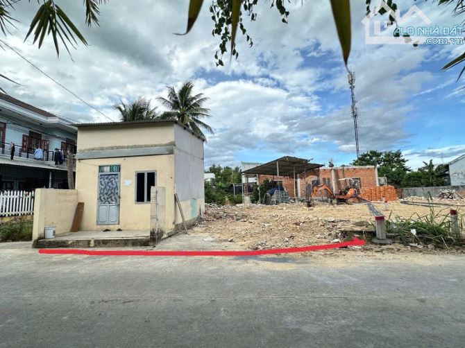 BÁN NHANH LÔ ĐẤT 2 MẶT TIỀN ĐƯỜNG VÕ DÕNG - TÂY NHA TRANG Diện tích 97.6m2 Giá bán 2 tỷ - 1