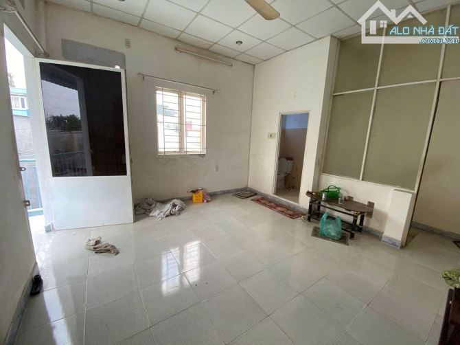 Cho thuê nhà P. Hiệp Phú, Q9 TPTĐ 90m2 Nhà 2 mặt tiền hẻm thoáng mát, gồm: 2PN, 2WC - 1