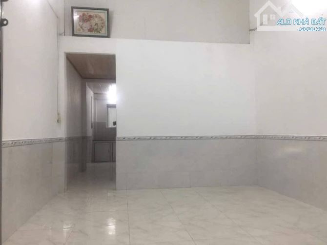 CG BÁN ĐẤT TẶNG NHÀ CẤP 4 _ DT_5 M×20M  NGAY NGẢ 4 THỦ ĐỨC _ LÊ VĂN VIỆT HIỆP PHÚ. - 1