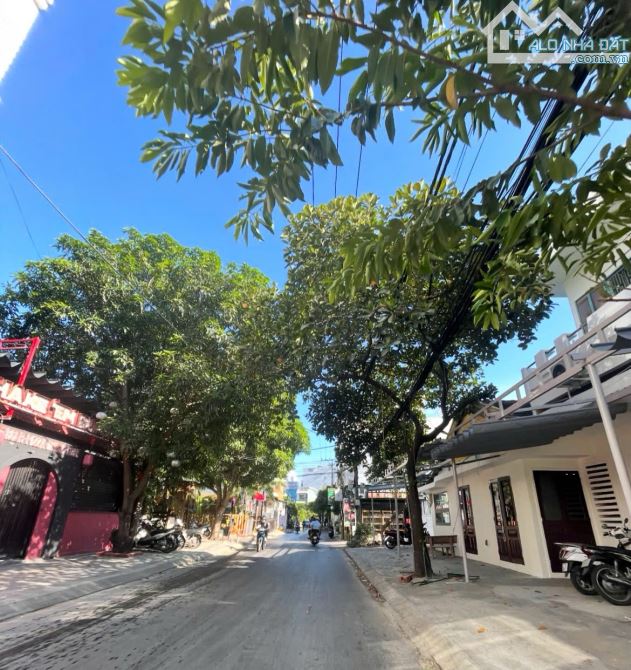 BÁN NHÀ 2 TẦNG MỸ ĐA ĐÔNG 12 - 200M TỚI BIỂN - DÒNG TIỀN ỔN ĐỊNH - 1