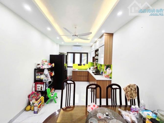 Bán nhà, còn mới, thang máy, full đồ, Đội Cấn, Ba Đình, dt: 35 m2, giá 10 tỷ 600 tr, - 1