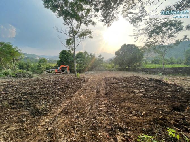 Bán 2400m2 200m thổ cư mặt tiền 90m tại Lập Thành Đông Xuân xã Yên Xuân ( Quốc Oai cũ) - 1