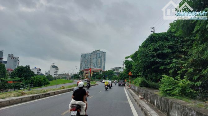 Bán nhà phố Ngọc Thụy, 70m2- 5T- mt4.5m- hơn 11 tỷ,  gần cầu Long Biên, ô tô thông các ngả - 1