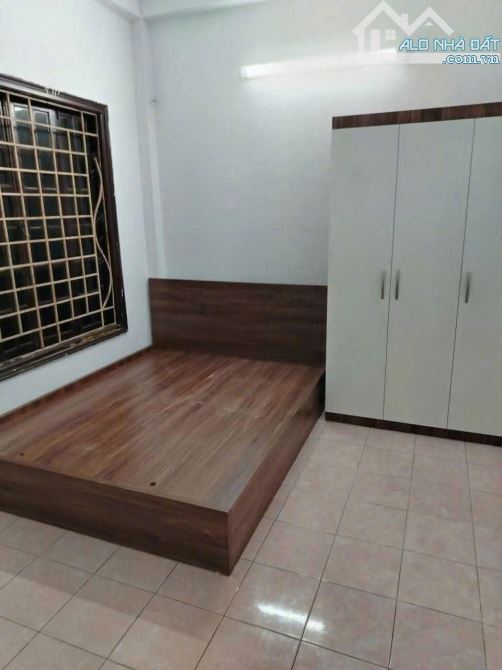 Cho thuê nhà nguyên căn Phố Trần Đại Nghĩa, 40m2, 3 tầng, 3 ngủ, 2 vệ sinh, 9.5 Triệu - 1
