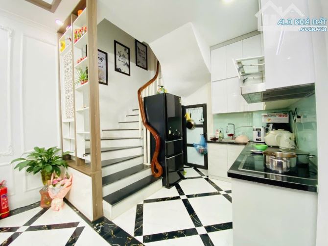 Nhà Đẹp Trung Tâm Quận Thanh Xuân, Phố Tô Vĩnh Diện, Dt 31m2 X 5 Tầng, Mt 3,6m. - 1
