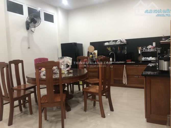 BÁN CĂN NHÀ 2 LẦU HẺM THÔNG OTO HUYỂN TRÂN GẦN MẶT TIỀN ĐƯỜNG DT 132M2 GIÁ 10TY1 - 1