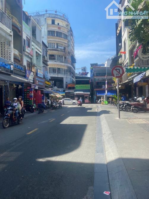 Bán khách sạn 25 phòng đang kinh doanh  Phố Tây Đỗ Quang Đẩu - Bùi Viện, Quận 1. - 1