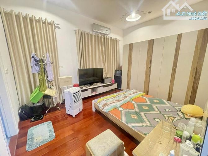 Phân lô xịn Hoàng Ngân, lô góc 2 mặt ô tô, thông vòng quanh, cho thuê 40tr/th, 74m*5T - 1