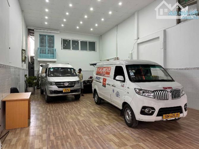 Bán nhà Hẻm xe hơi 16 chỗ - phạm hữu lầu Q7 DT: 6.5* 30giá : 11toi2 - 1