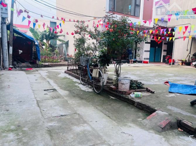 Nhỉnh 3tỷ có 42,6m2 xóm Đông, Vân Nội . MT: 4m Đường oto vào - 1