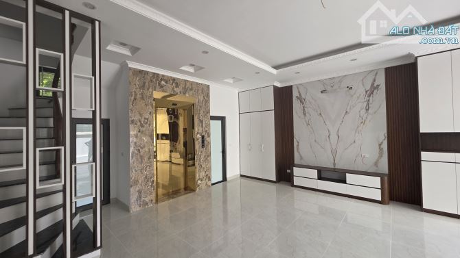 B.Á.N NHÀ GẦN LAI XÁ , THANG MÁY NHẬP,  SÁT SÂN CHƠI , 2 THOÁNG, Ở SƯỚNG  46M2, 7 TỶ 6 - 1