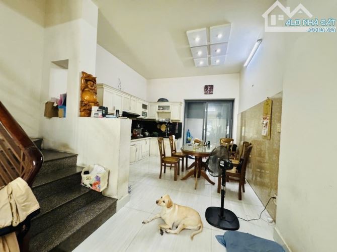 Nhà mặt tiền trung tâm Gò Vấp, gần sân bay, 68M2, 5 tầng, 12.3 tỷ - 1