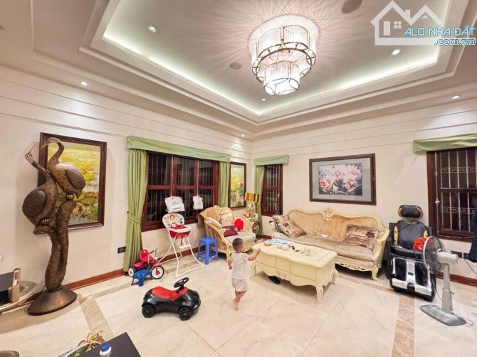 NHÀ LÔ GÓC ĐẸO 135M² 2 Ô TÔ TRÁNH GIÁ 42 TỶ NGÕ THÔNG 4 TẦNG TRẦN CUNG CẦU GIẤY - 1