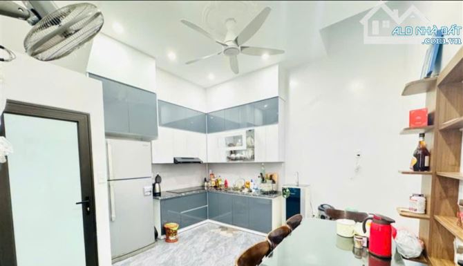 BÁN NHÀ 5 TẦNG XÂY MỚI – KHU A51 HỒ SEN – GARA Ô TÔ – THANG MÁY – VỊ TRÍ ĐẸP - 1