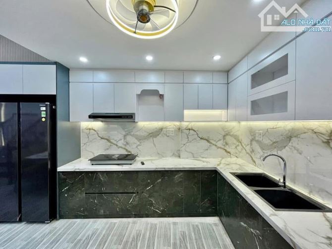 OTO đỗ cửa, gần ngay Aeon Mall, phố Thạch Bàn, Long Biên 40m2 x 6Tầng Nhỉnh 8Tỷ Có TL - 1