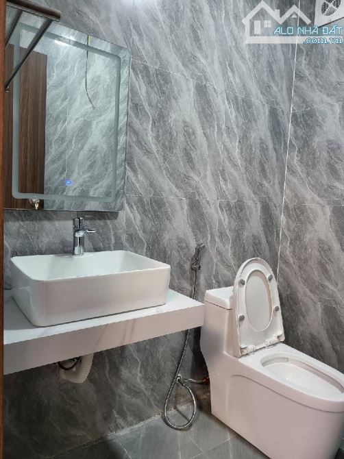 NHÀ ĐẸP NGỌC TRÌ - 5 TẦNG MỚI - Ô TÔ GẦN - GẦN CHÕI GỬI XE HƠN 6 TỶ - 1