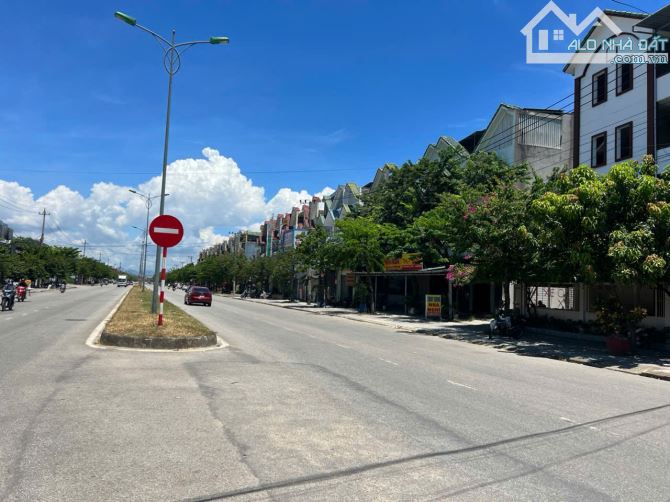 Bán nhà thô 4 tầng Mặt tiền đường Tỉnh lộ 10, Khu đô thị mới Phú Mỹ Thượng, chỉ 5,65 tỷ - 1