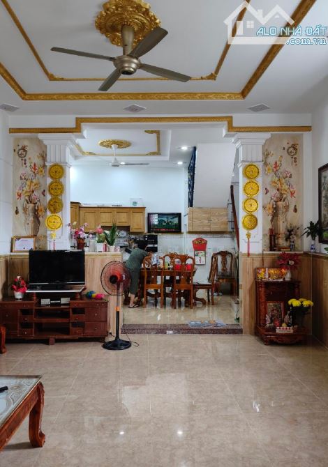 Bán lô GÓC _ NGUYỄN ẢNH THỦ Q12. Hẻm 8m, XE HƠI, khu an ninh _ 3tầng- 5ty600 -59m2- - 1