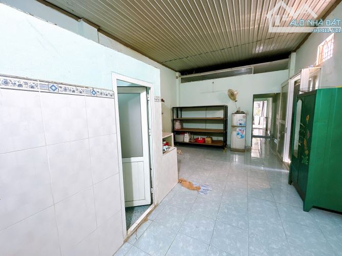 NP828 BÁN NHÀ GÓC 2 MĂT TIỀN CHỢ PHÚ THỌ BUÔN BÁN TẤP NẬP NGÀY VÀ ĐÊM  ------------------- - 1