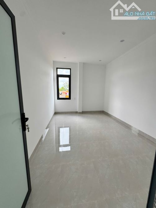 CĂN GÓC 2 MẶT TIỀN CẤP 1 Y WANG - PHƯỜNG EAKAO - 1