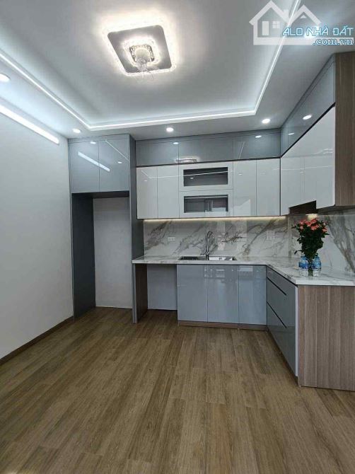 Bán nhà 6 tầng thang máy phố Trần Hữu Tước, Đống Đa, 43m2, 10.25 tỷ - 1